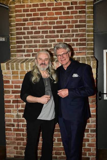 Hans-Jürgen Jäcky Reznicek und Peter Escher bei der 9. Windflüchter Charity Gala 2026 zu Gunsten der Stiftung Betroffen˜ im Störtebeker Brauquartier. Stralsund, 28.03.2026 Copyright: xMatthiasxWehnertx