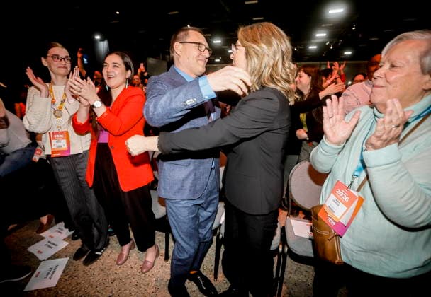 March 29, 2026, Winnipeg, Manitoba, CANADA: Avi Lewis, who was proclaimed as the new leader of the NDP, celebrates with Naomi Klein and supporters at the party convention in Winnipeg Sunday, March 29, 2026. Winnipeg CANADA  - ZUMAc35_ 20260329_zaf_c35_008 Copyright: xJohnxWoodsx