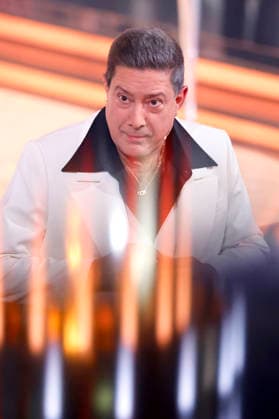 Juror Joachim Llambi verkleidet als John Travolta bei der vierten Tanzshow der 19. Staffel der RTL-Tanzshow Lets Dance im Coloneum. Köln, 29.03.2026 NRW Deutschland Copyright: xChristophxHardtx