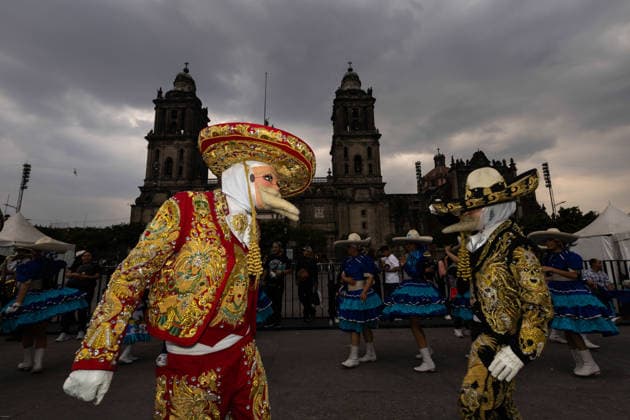March 29, 2026, Mexico City, Mexico: Performers, dancers and musicians took part in the Third Carnival of Carnivals in Mexico City, where thousands of people followed the route from the Monument to the Revolution to the Zocalo, in a celebration defined by masks, traditional costumes and live music. Mexico City Mexico  - ZUMAl178 20260329_znp_l178_056 Copyright: xCristianxLeyvax