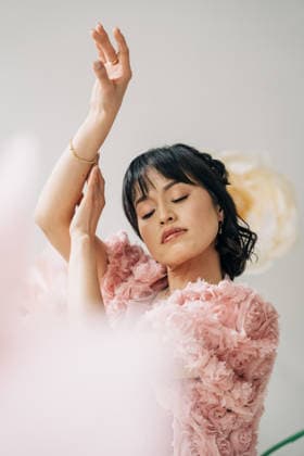 Woman dancing graceful movement expressing delicate emotion Amesbury, Massachusetts, United States CR_FKNH260328A2-1969993-01 ,model released, Symbolfoto