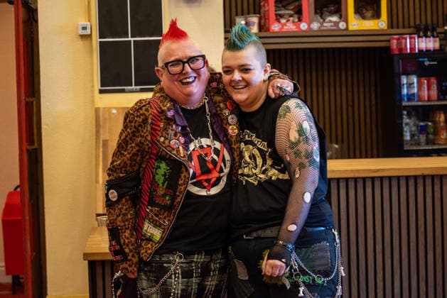 Scarborough Punk Festival 2026, UK - 29 Mar 2026 Punks pose for a photo during the festival in Scarborough. Hundreds of punk rock fans gathered in Scarborough Spa in Yorkshire county, England for the two days long punk rock festival. Scarborough United Kingdom Copyright: xKrisztianxElekx xSOPAxImagesx SSS_20260329_PUNK_FEST_0011005177