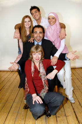 Josefine Preuß, Elyas M Barek, Anna Stieblich, Adnan Maral und Pegah Ferydoni beim Photocall zur ARD-Serie Türkisch für Anfänger in den Briese-Studios. Hamburg, 31.01.2007 *** Josefine Preuß, Elyas M Barek, Anna Stieblich, Adnan Maral and Pegah Ferydoni at the photocall for the ARD series Türkisch für Anfänger in the Briese Studios Hamburg, 31 01 2007 Foto:xC.xNiehausx xFuturexImagex tuerkisch_7136