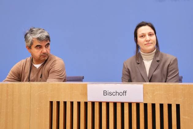 Berlin, Deutschland, 30.03.2026: Bundespressekonferenz: Zivilgesellschaftliche Perspektiven zum Staatsbesuch des syrischen Übergangspräsidenten Ahmed al-Sharaa: Farhad Ahma, Leiter der Organisation PEL-Civil Waves in Qamishli Raqqa, Syrien und Sophie Bischoff, Co-Geschäftsführerin von Adopt a Revolution *** Berlin, Germany, 30 03 2026 Federal Press Conference Civil Society Perspectives on the State Visit of the Syrian Interim President Ahmed al Sharaa Farhad Ahma, Head of the organization PEL Civil Waves in Qamishli Raqqa, Syria and Sophie Bischoff, Co-Managing Director of Adopt a Revolution Copyright: xdtsxNachrichtenagenturx dts_113953