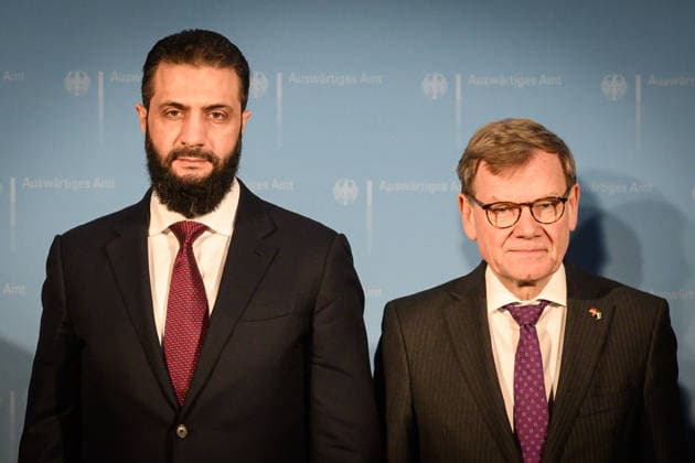 Berlin, Deutsch-Syrischer Wirtschaft-Roundtable im Auswärtigen Amt Familienfoto der teilnehmenden deutsch-syrischen Ministerinnen und Minister und dem Staatspräsidenten der Syrischen Arabischen Republik, Ahmed al-Scharaa und dem Außenminister Minister Johann Wadephul (CDU) am 30.03.2026 im Auswärtigen Amt in Berlin im Rahmen des Deutsch-Syrischen Wirtschaft-Roundtable. Berlin Auswärtiges Amt Berlin Deutschland *** Berlin, German Syrian Business Roundtable at the Federal Foreign Office Family photo of the participating German Syrian ministers and the President of the Syrian Arab Republic, Ahmed al Sharaa and the Foreign Minister Minister Johann Wadephul CDU on 30 March 2026 at the Federal Foreign Office in Berlin as part of the German S