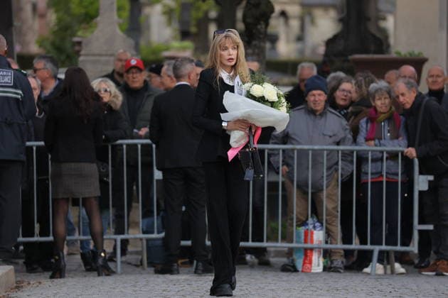 Isabelle Mergault Funeral At Pere Lachaise - Paris Arielle Dombasle during the funeral of Isabelle Mergault for a secular ceremony beneath the dome of Père-Lachaise Cemetery in Paris, France on Monday, March 30, 2026 before she is laid to rest at Montmartre Cemetery. Isabelle Mergault actress, director and columnist’ died at the age of 67. Photo by Nasser Berzane ABACAPRESS.COM Paris France  Copyright: xBerzanexNasser ABACAx