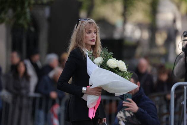 Isabelle Mergault Funeral At Pere Lachaise - Paris Arielle Dombasle during the funeral of Isabelle Mergault for a secular ceremony beneath the dome of Père-Lachaise Cemetery in Paris, France on Monday, March 30, 2026 before she is laid to rest at Montmartre Cemetery. Isabelle Mergault actress, director and columnist’ died at the age of 67. Photo by Nasser Berzane ABACAPRESS.COM Paris France  Copyright: xBerzanexNasser ABACAx
