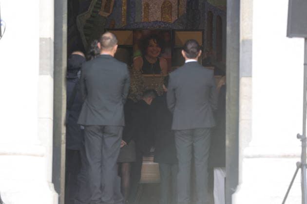 Isabelle Mergault Funeral At Pere Lachaise - Paris The coffin during the funeral of Isabelle Mergault for a secular ceremony beneath the dome of Père-Lachaise Cemetery in Paris, France on Monday, March 30, 2026 before she is laid to rest at Montmartre Cemetery. Isabelle Mergault actress, director and columnist’ died at the age of 67. Photo by Nasser Berzane ABACAPRESS.COM Paris France  Copyright: xBerzanexNasser ABACAx
