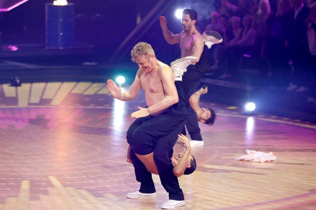 Entertainer Ross Antony und Sänger Milano (Milane Baybah) mit einer Variante des Schuhplattler bei der vierten Tanzshow der 19. Staffel der RTL-Tanzshow Lets Dance im Coloneum. Köln, 29.03.2026 NRW Deutschland Copyright: xChristophxHardtx
