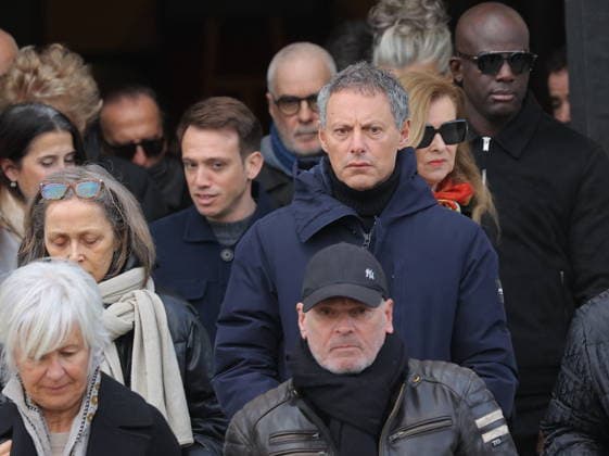 Isabelle Mergault Funeral At Pere Lachaise - Paris Marc-Olivier Fogiel during the funeral of Isabelle Mergault for a secular ceremony beneath the dome of Père-Lachaise Cemetery in Paris, France on Monday, March 30, 2026 before she is laid to rest at Montmartre Cemetery. Isabelle Mergault actress, director and columnist’ died at the age of 67. Photo by Nasser Berzane ABACAPRESS.COM Paris France  Copyright: xBerzanexNasser ABACAx