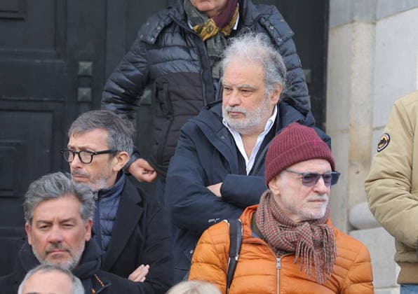 Isabelle Mergault Funeral At Pere Lachaise - Paris Raphael Mezrahi during the funeral of Isabelle Mergault for a secular ceremony beneath the dome of Père-Lachaise Cemetery in Paris, France on Monday, March 30, 2026 before she is laid to rest at Montmartre Cemetery. Isabelle Mergault actress, director and columnist’ died at the age of 67. Photo by Nasser Berzane ABACAPRESS.COM Paris France  Copyright: xBerzanexNasser ABACAx