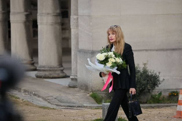 Paris, France le 30 mars 2026 - Funerailles de l actrice et realisatrice francaise Isabelle Mergault au cimetiere Pere-Lachaise - Funeral of French actress and director Isabelle Mergault at the Pere-Lachaise cemetery Ici Arielle Dombasle  Copyright: xSebastienxTOUBONx
