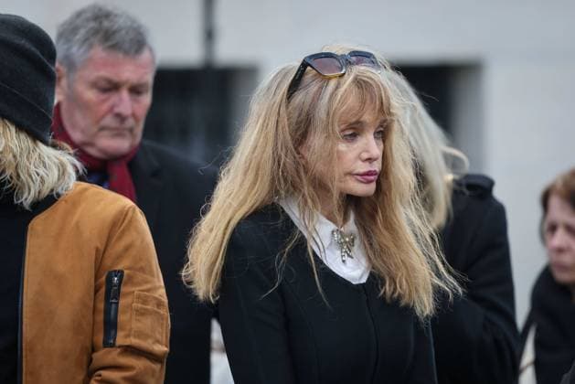 Paris, France le 30 mars 2026 - Funerailles de l actrice et realisatrice francaise Isabelle Mergault au cimetiere Pere-Lachaise - Funeral of French actress and director Isabelle Mergault at the Pere-Lachaise cemetery Ici Arielle Dombasle  Copyright: xSebastienxTOUBONx