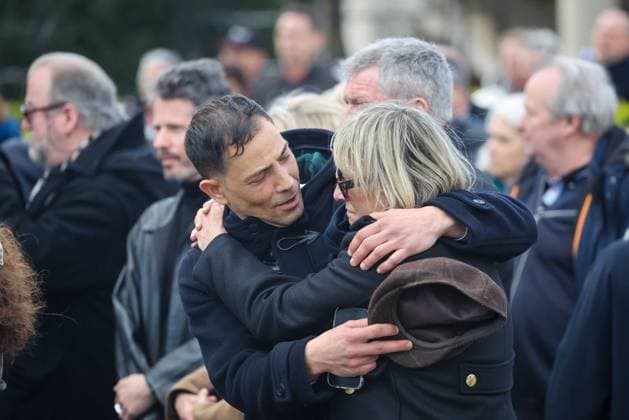 Paris, France le 30 mars 2026 - Funerailles de l actrice et realisatrice francaise Isabelle Mergault au cimetiere Pere-Lachaise - Funeral of French actress and director Isabelle Mergault at the Pere-Lachaise cemetery Ici Steevy Boulay, Christine Bravo  Copyright: xSebastienxTOUBONx