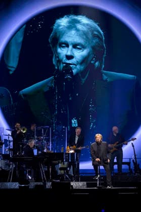 Schlagerstar Howard Carpendale (80 Jahre) live bei einem Konzert seiner Abschiedstournee Lets Do It Again, Again! in der Dortmunder Westfalenhalle. Dortmund, 29.03.2026 NRW Deutschland Copyright: xSaschaxSchuermannx