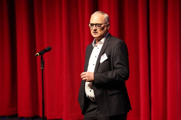 Lutz Hillmann beim 25. Schüler-Welt-Theatertag - Swetowy dzen sulerskeho dziwadla, Deutschlands größtes Schülertheatertreffen im Deutsch-Sorbischen Volkstheater. Bautzen, 30.03.2026 Copyright: xMatthiasxWehnertx