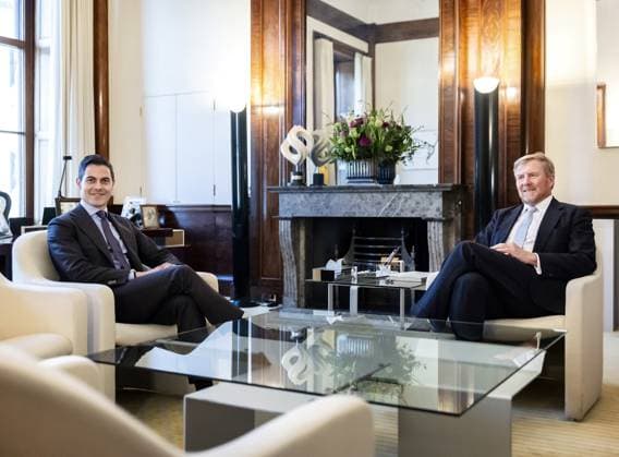 THE HAGUE - King Willem-Alexander receives Prime Minister Rob Jetten in his office at Noordeinde Palace for the first weekly meeting since the swearing-in of the Jetten cabinet. The King and the Prime Minister speak with each other almost every Monday. During these conversations, the King is kept informed of current government policy. REMKO DE WAAL POOL ANP netherlands out - belgium out  Copyright: xx x554736829x originalFilename: 554736829.jpg
