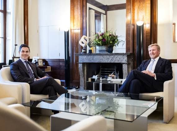 THE HAGUE - King Willem-Alexander receives Prime Minister Rob Jetten in his office at Noordeinde Palace for the first weekly meeting since the swearing-in of the Jetten cabinet. The King and the Prime Minister speak with each other almost every Monday. During these conversations, the King is kept informed of current government policy. REMKO DE WAAL POOL ANP netherlands out - belgium out  Copyright: xx x554736854x originalFilename: 554736854.jpg