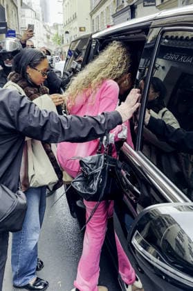 Blue Ivy Carter and her sister Rumi went to lunch at the Aux Près Cyril Lignac restaurant in Paris, France, on March 30, 2026 Yehiel Chekroune Bestimage Blue Ivy Carter and her sister Rumi went to lunch at the Aux Près Cyril Lignac restaurant in Paris, France, on March 30, 2026 Paris France  Copyright: xYehielxChekrounex xBestimagexYehielxChekrounex xBestimagex