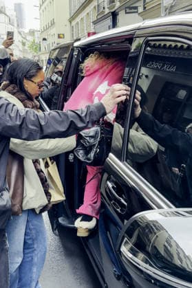 Blue Ivy Carter and her sister Rumi went to lunch at the Aux Près Cyril Lignac restaurant in Paris, France, on March 30, 2026 Yehiel Chekroune Bestimage Blue Ivy Carter and her sister Rumi went to lunch at the Aux Près Cyril Lignac restaurant in Paris, France, on March 30, 2026 Paris France  Copyright: xYehielxChekrounex xBestimagexYehielxChekrounex xBestimagex