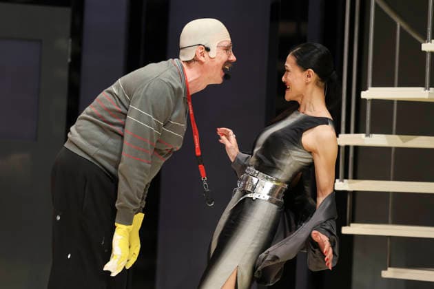 Mano Thiravong und Lars Eidinger bei der Probe des Theaterstück DER GEIZIGE von Moliere, Regie Thomas_Ostermeier in der Schaubühne am Lehniner Platz am 30.03.26 in Berlin. Der Geizige - Schaubühne Berlin