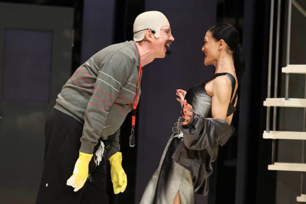 Mano Thiravong und Lars Eidinger bei der Probe des Theaterstück DER GEIZIGE von Moliere, Regie Thomas_Ostermeier in der Schaubühne am Lehniner Platz am 30.03.26 in Berlin. Der Geizige - Schaubühne Berlin