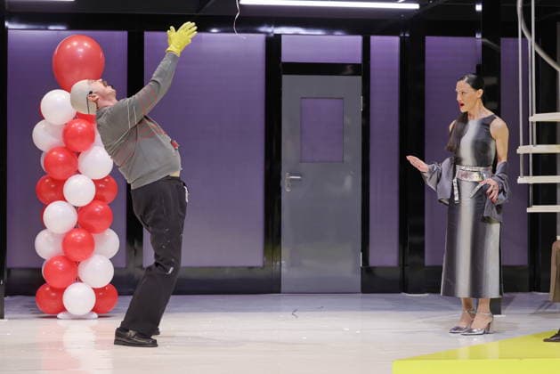 30.03.2026 , Lars Eidinger als Harpagon, Mano Thiravong als Marianne in Der Geizige, Schaubuehne am Lehniner Platz, Berlin, Premiere am 02.04.2026, Regie Thomas Ostermeier, Berlin Deutschland, Germany