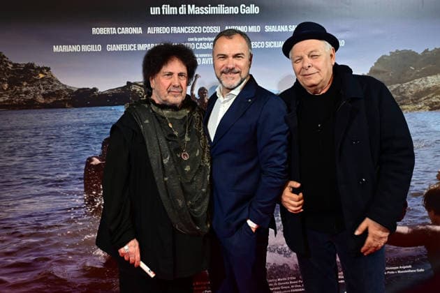 Cinema Metropolitan (Na) 03 30 2026 Premiere of the film La Salita by Massimiliano Gallo In the photo: Massimiliano Gallo - Enzo Avitabile - Enzo Gragnaniello  Copyright: xRobertoxJandolix xipa-agency.netx xRobertoxJandolix IPA_Agency_IPA73652087