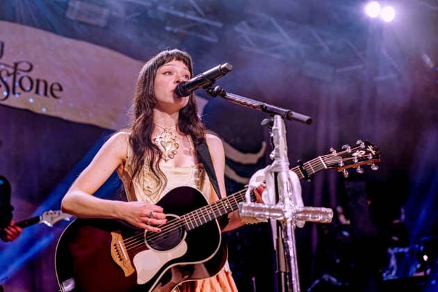 March 30, 2026, Manchester, United Kingdom: UK Singer-Songwriter HOLLY HUMBERSTONE performing at New Century Hall, Manchester, UK as part of her Cruel World Tour Manchester United Kingdom  - ZUMAp211 20260330_aap_p211_018 Copyright: xAndyxVonxPipx