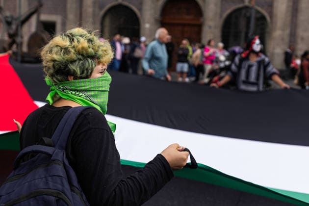 March 30, 2026, Mexico City, Mexico: People and activist groups marched in Mexico City in support of the Palestinian people, as part of the commemoration of Palestinian Land Day. The demonstration moved from the Hemiciclo a Juarez to the Angel of Independence, with the participation of social, student and civil organizations calling for an end to the violence and justice for Palestine. Mexico City Mexico - ZUMAl178 20260330_znp_l178_012 Copyright: xCristianxLeyvax