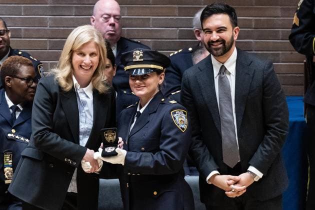News Bilder des Tages #2 March 30, 2026, New York, New York, USA: Karolina Wierzchowska received promotion to Deputy Inspector during NYPD promotion ceremony as Police Commissioner Jessica Tisch and Mayor Zohran Mamdani preside over at Police Headquarters in New York, NY on March 30, 2026. New York USA - ZUMAr339 20260330_znp_r339_049 Copyright: xLevxRadinx