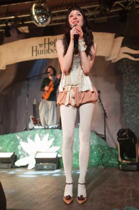 Holly Humberstone performs at New Century Hall Holly Humberstone performs at New Century Hall, Manchester, England, 30th March 2026, Credit:Mike Gray Avalon  Copyright: xMikexGrayx xAvalonx 1087555031