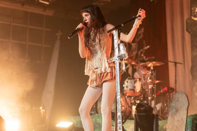 Holly Humberstone performs at New Century Hall Holly Humberstone performs at New Century Hall, Manchester, England, 30th March 2026, Credit:Mike Gray Avalon  Copyright: xMikexGrayx xAvalonx 1087554904