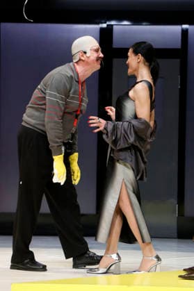 Lars Eidinger und Mano Thiravong bei der Fotoprobe zum Theaterstück Der Geizige in der Schaubühne. Berlin, 30.03.2026