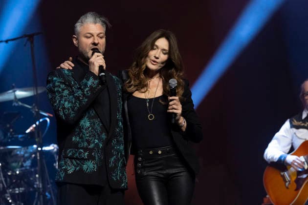 Pierre Lapointe and Carla Bruni on stage at the gala evening for the Alzheimers Research Foundation Paris 2026 at the Olympia on March 30, 2026 Borde Rindoff Bestimage Gala evening for the Alzheimers Research Foundation Paris 2026 at the Olympia on March 30, 2026 Paris France  Copyright: xRINDOFF-BORDEx xBESTIMAGExRINDOFF-BORDEx xBESTIMAGEx
