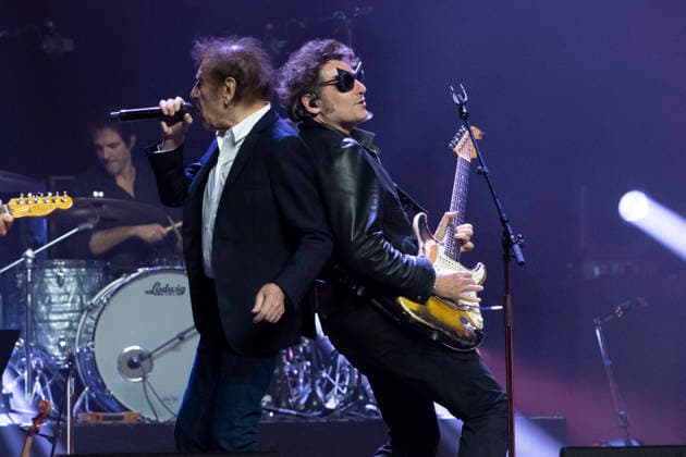 Alain Souchon and M on stage at the gala evening for the Alzheimers Research Foundation Paris 2026 at the Olympia on March 30, 2026 Borde Rindoff Bestimage Gala evening for the Alzheimers Research Foundation Paris 2026 at the Olympia on March 30, 2026 Paris France  Copyright: xRINDOFF-BORDEx xBESTIMAGExRINDOFF-BORDEx xBESTIMAGEx