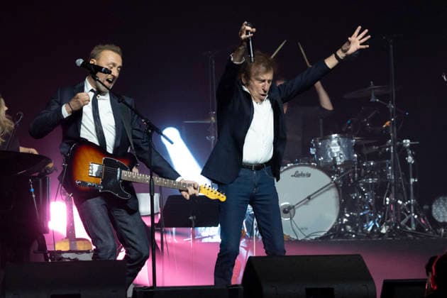 Pierre and Alain Souchon on stage at the gala evening for the Alzheimers Research Foundation Paris 2026 at the Olympia on March 30, 2026 Borde Rindoff Bestimage Gala evening for the Alzheimers Research Foundation Paris 2026 at the Olympia on March 30, 2026 Paris France  Copyright: xRINDOFF-BORDEx xBESTIMAGExRINDOFF-BORDEx xBESTIMAGEx