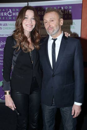 Carla Bruni et Pierre Souchon au photocall de la soirée de gala de la Fondation Recherche Alzheimer Paris 2026 à lOlympia le 30 mars 2026 Borde Rindoff Bestimage Photocall for the gala evening of the Alzheimer s Research Foundation Paris 2026 at the Olympia on March 30, 2026 Paris France  Copyright: xRINDOFF-BORDEx xBESTIMAGExRINDOFF-BORDEx xBESTIMAGEx