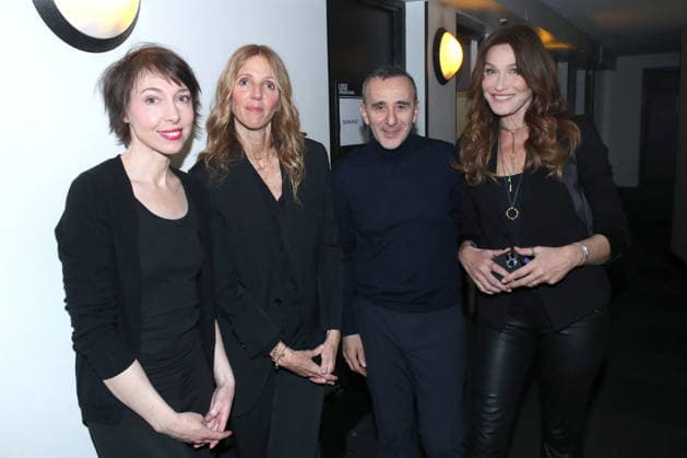 Jeanne Cherhal, Sandrine Kiberlain, Élie Semoun et Carla Bruni en backstage pendant de la soirée de gala de la Fondation Recherche Alzheimer Paris 2026 à lOlympia le 30 mars 2026 Rindoff Borde Bestimage Backstage at the Alzheimer s Research Foundation Paris 2026 gala evening at the Olympia on March 30, 2026 Paris France  Copyright: xRINDOFF-BORDEx xBESTIMAGExRINDOFF-BORDEx xBESTIMAGEx