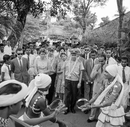 November 11-25, 1963. India. Heroes of the Soviet Union, Soviet cosmonauts the world s first female cosmonaut Valentina Nikolayeva-Tereshkova, her husband Andriyan Nikolayev (L-R in C, 1st row), and Hero of the Soviet Union, Soviet cosmonaut Valery Bykovsky, and his wife Valentina Bykovskaya (L-R in C, 2nd row) have a tour. The exact date and location of the photograph is unknown. Valentin Cheredintsev TASS  31939683
