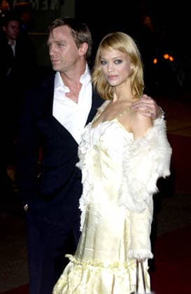 LOVE ACTUALLY GLK Nov. 16, 2003 - London, Great Britain - 000409.DANIEL CRAIG & HEIKE MAKATSCH. LOVE ACTUALLY UK FILM PREMIERE.- ODEON, LEICESTER SQUARE, LONDON.11 16 2003. RICHARD CHAMBURY linkUK 2003.K34130 Copyright: xRichardxChamburyx