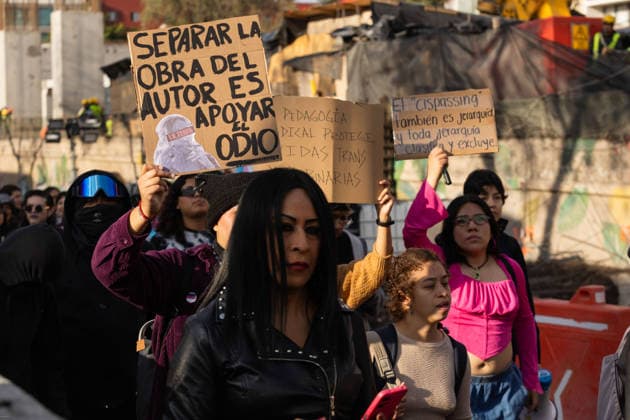 March 31, 2026, Mexico City, Mexico: Demonstration organized by the Libres y Combativas MX collective (Free and Combative Women MX) under the slogan: Trans and non-binary lives matter. The march moved from the Zocalo toward Plaza Tlaxcoaque and the Chabacano subway station, calling for the recognition of transfemicide, a comprehensive trans law, and access to rights including health, identity, education, work and housing. Mexico City Mexico  - ZUMAl178 20260331_znp_l178_056 Copyright: xCristianxLeyvax