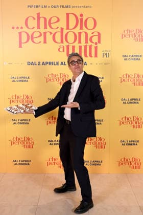 News - Photocall Che Dio perdona a tutti Pif (Pierfrancesco Diliberto) during Photocall Che Dio perdona a tutti , News in Rome, Italy, March 31 2026 Rome Cinema Barberini Italy Copyright: xMassimoxLanduccix xLiveMediax LPN_2371826