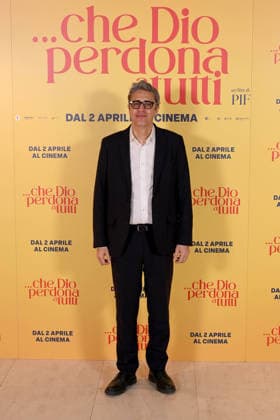 News - Photocall Che Dio perdona a tutti Pif (Pierfrancesco Diliberto) during Photocall Che Dio perdona a tutti , News in Rome, Italy, March 31 2026 Rome Cinema Barberini Italy Copyright: xMassimoxLanduccix xLiveMediax LPN_2371827