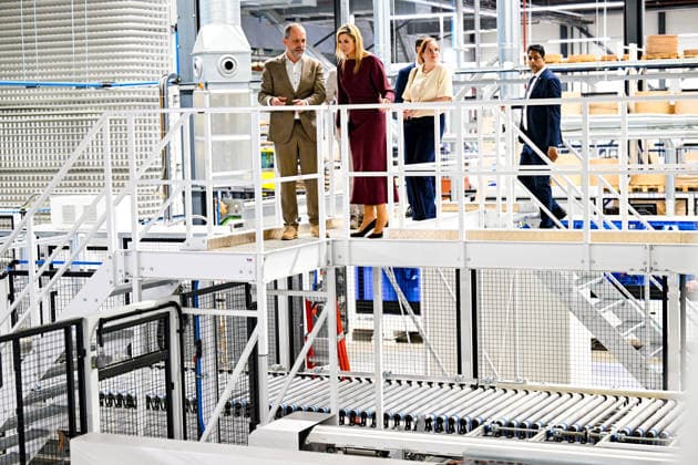 Queen Maxima visits association for circular initiatives. Hoogeveen. The Netherlands. 1 Apr 2026 Queen Maxima during a visit to Vepa, manufacturer of sustainable office furniture. Vepa is part of the Fair Furniture Group and helps organizations with their circular design. Furniture and individual parts are assessed in Vepa s Circular Center, saved, dismantled and renovated. Hoogeveen The Netherlands  Copyright: xDPPA EMx
