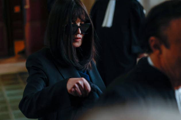French actress Isabelle Adjani arrives at the Paris court of appeal for a hearing in her appeal trial on charges of tax fraud and money laundering at the Palais de Justice in Paris, France, on April 1st, 2026 Julien Sarkissian Bestimage French actress Isabelle Adjani arrives at the Paris court of appeal for a hearing in her appeal trial on charges of tax fraud and money laundering at the Palais de Justice in Paris, France, on April 1st, 2026 Paris France  Copyright: xJulienxSarkissianx xBestimagexJulienxSarkissianx xBestimagex