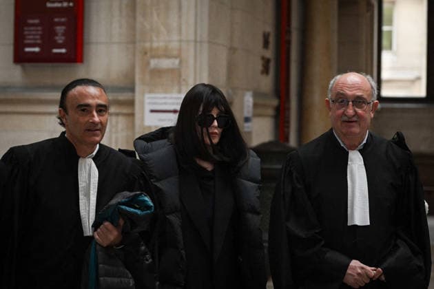 Isabelle Adjani at the Paris court of appeal in Paris FA French actress Isabelle Adjani arrives at the Paris court of appeal for a hearing in her appeal trial on charges of tax fraud and money laundering at the Palais de Justice in Paris on April 1, 2026. Photo by Firas Abdullah ABACAPRESS.COM Paris Ile-de-France France  Copyright: xAbdullahxFiras ABACAx