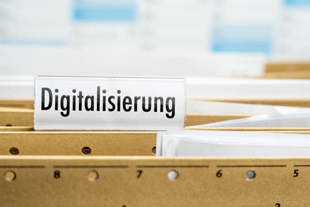 Bavaria, Germany March 31, 2026: PHOTO MONTAGE: A filing cabinet labeled Digitalization? symbolizes the digital transformation in government, business, and society, as well as current challenges such as reducing bureaucracy, online services, and modern infrastructure. *** FOTOMONTAGE, Ein Karteikasten mit dem Begriff Digitalisierung symbolisiert den digitalen Wandel in Verwaltung, Wirtschaft und Gesellschaft sowie aktuelle Herausforderungen wie Bürokratieabbau, Online-Dienste und moderne Infrastruktur.