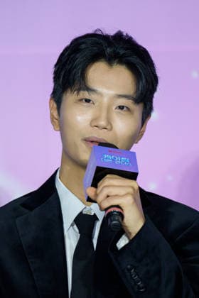 Netflix film KPop Demon Hunters press conference SEOUL, SOUTH KOREA, APR 01: South Korean music producer Lee Yoo-han( IDO - YUHAN ) during Netflix film KPop Demon Hunters press conference at the CGV in Seoul, South Korea, on April 01, 2026. Seoul the CGV South Korea 8266_286866 Copyright: xStevexChoxKyewoong PentaxPressx