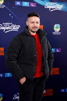 Sänger Menderes Bagci kommt zur exklusiven Preview der neuen Staffel der Castingshow DSDS im 25 hours Hotel. Köln, 01.04.2026 NRW Deutschland Copyright: xChristophxHardtx